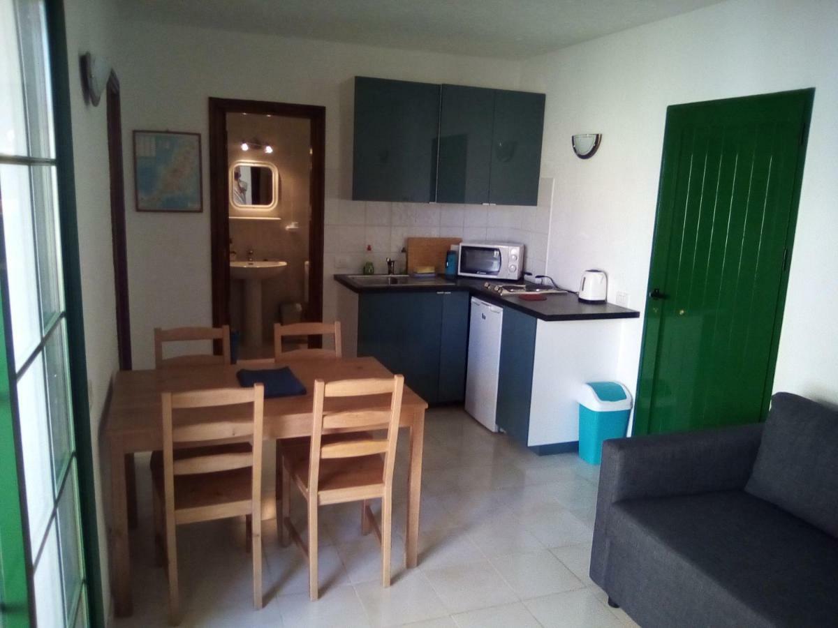 Caleta Paraiso - Lovely Coastal Apartment コスタ・デ・アンティグア エクステリア 写真